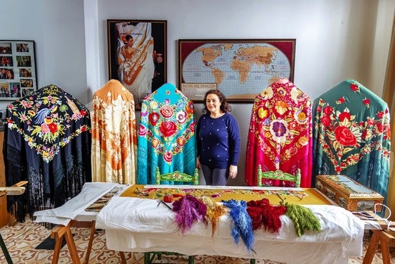 La firma mantones de manila de Ángeles Espinar amadrinará Andújar Flamenca