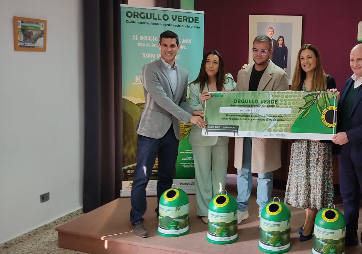 Espeluy recibe un premio por el proyecto del Ecovidrio
