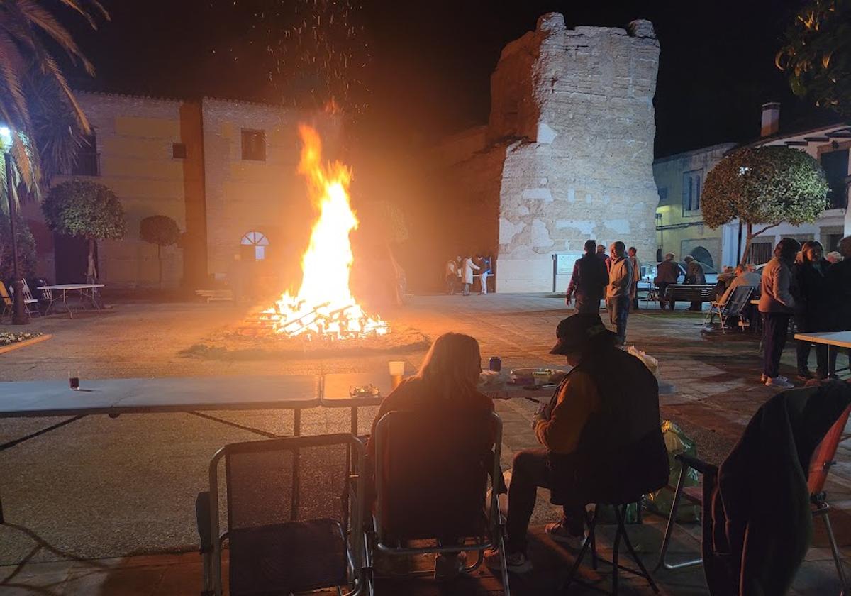 Un total de 37 hogueras arden en Andújar en su Fiesta de las Candelas
