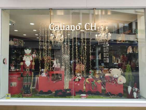 Galiano CH' se alza con el primer premio del Concurso de Escaparates Navideños