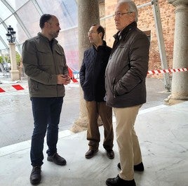 Juan Francisco Cazalilla con miembros de la ejecutiva.