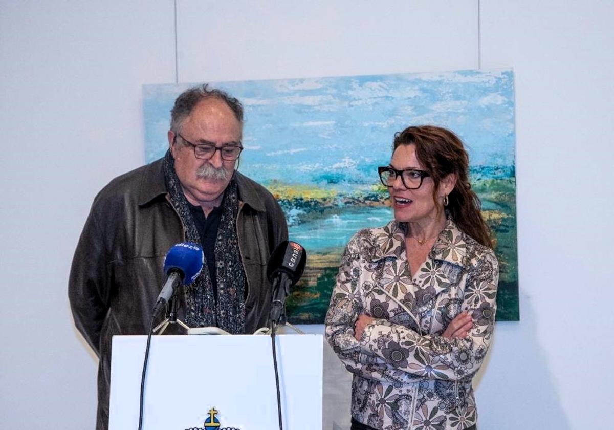 Paula Pérez muestra su riqueza cromática y abstracta en Andújar