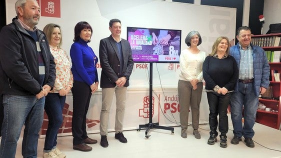 El PSOE de Andújar presenta la campaña 'Acelera x la Igualdad'