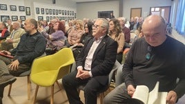 Luis Segura, en primer término, en la presentación del libro.