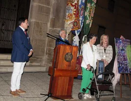 Concepción Montijano. tras recibir el galardón de 'cofrade distinguido' este lunes en el Palacio de los Niños de Don Gome.