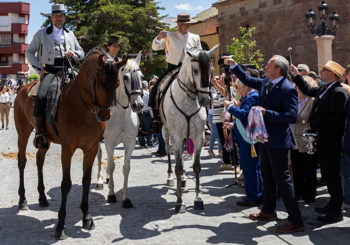 La romería santifica a su gran exponente, el mundo del caballo