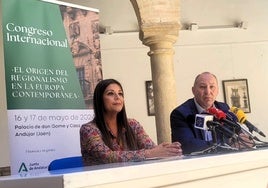 Azucena Cepedello y Miguel Ángel Chamocho durante la presentación.