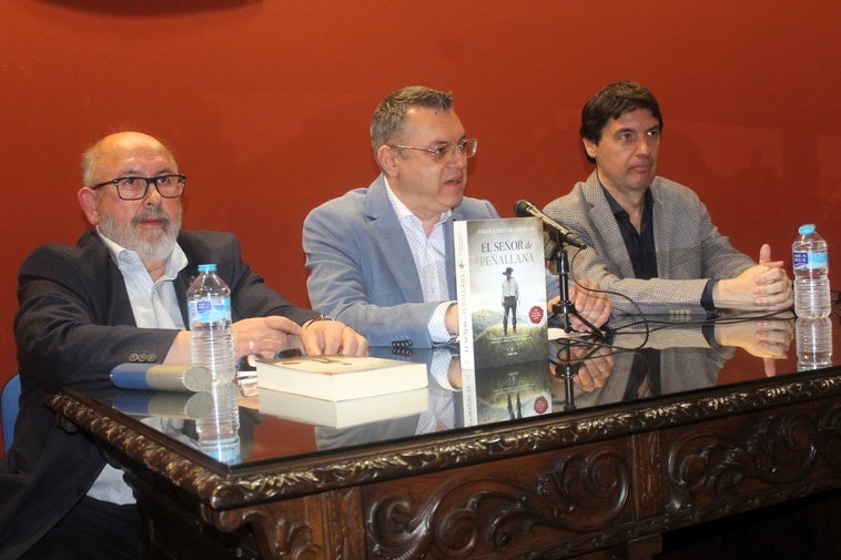 Ángel Cabezas tiene un gran apoyo en su tierra natal con la novela 'El Señor de Peñallana'