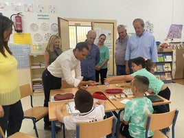 EL DELEGADO CHARLA CON EL ALUMNADO.