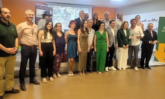 Premiados, patrocinadores y miembros de Anduxar, tras la gala..