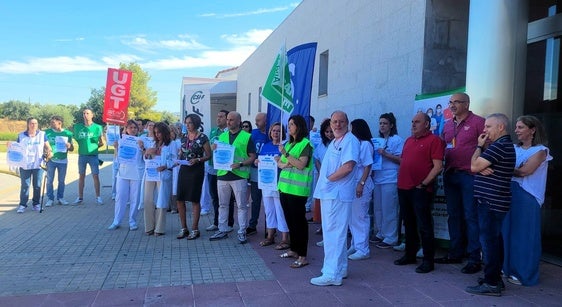 Una protesta alerta de la falta de plantilla en el Hospital Alto Guadalquivir