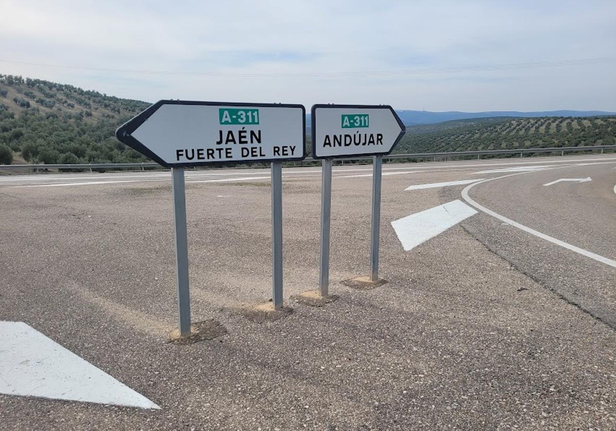 CRUCE EN LAHGUERA DE LA CARRETERA A-311