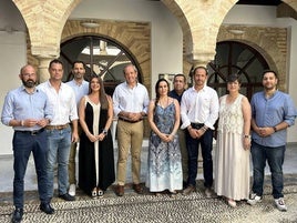 PACO CARMONA EL PASADO DÍA 10 DE JULIO CON LOS EDILES DLE GOBIERNO EN EL PALACIO DE LOS NIÑOS DE DON GOME