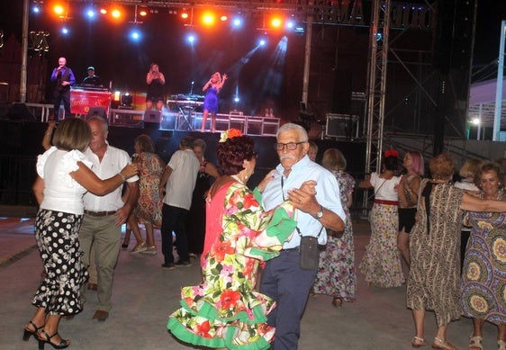 La orquesta Jardín Sur invitó al baile de pasodobles.