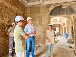 Carmona, en una reciente visita a las obras de reforma.