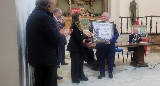 Reconocimiento a Canal 45 TV con la entrega del galardón 'Peregrino del Año'.