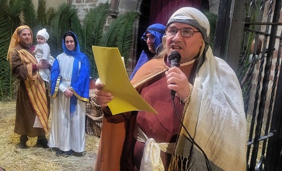 El II Belén Viviente y Pregón de Navidad tuvo tintes solidarios y humanos
