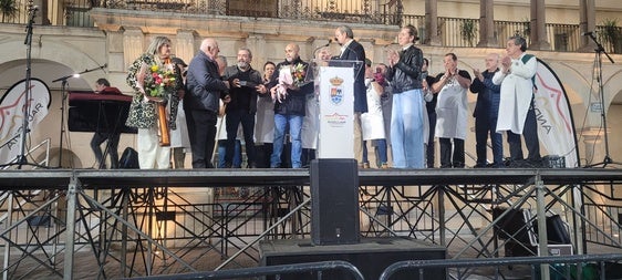 ACTO DE HOMENAJE A FRANCISCA GUTIÉRREZ Y MANUEL GÓMEZ.