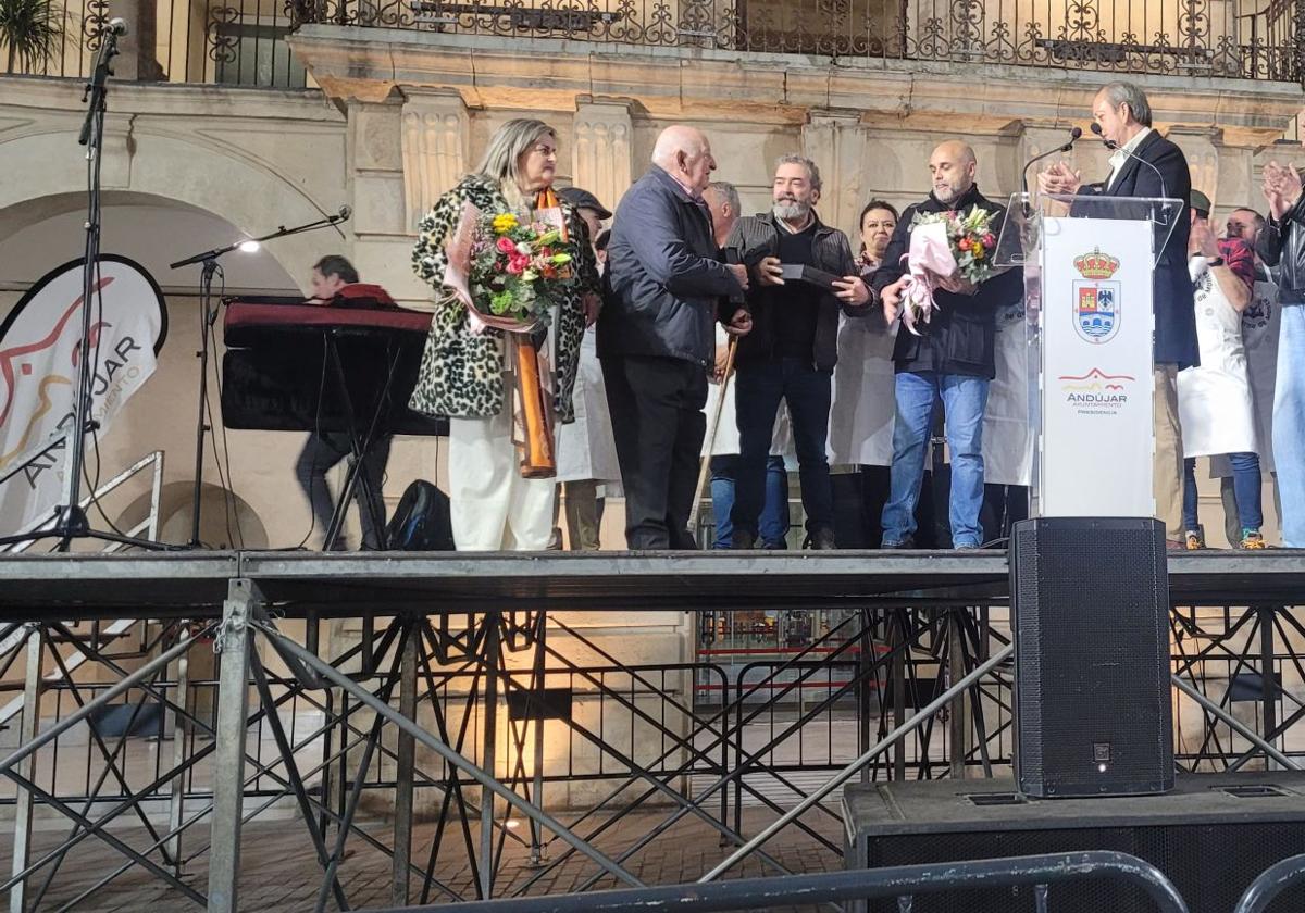 ACTO DE HOMENAJE A FRANCISCA GUTIÉRREZ Y MANUEL GÓMEZ.