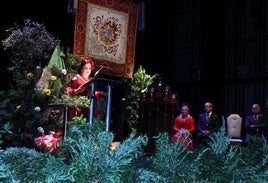 MERCEDES FERNÁNDEZ DURANTE SU ALOCUCIÓN ESTE DOMINGO EN EL TEATRO PRINCIPAL.