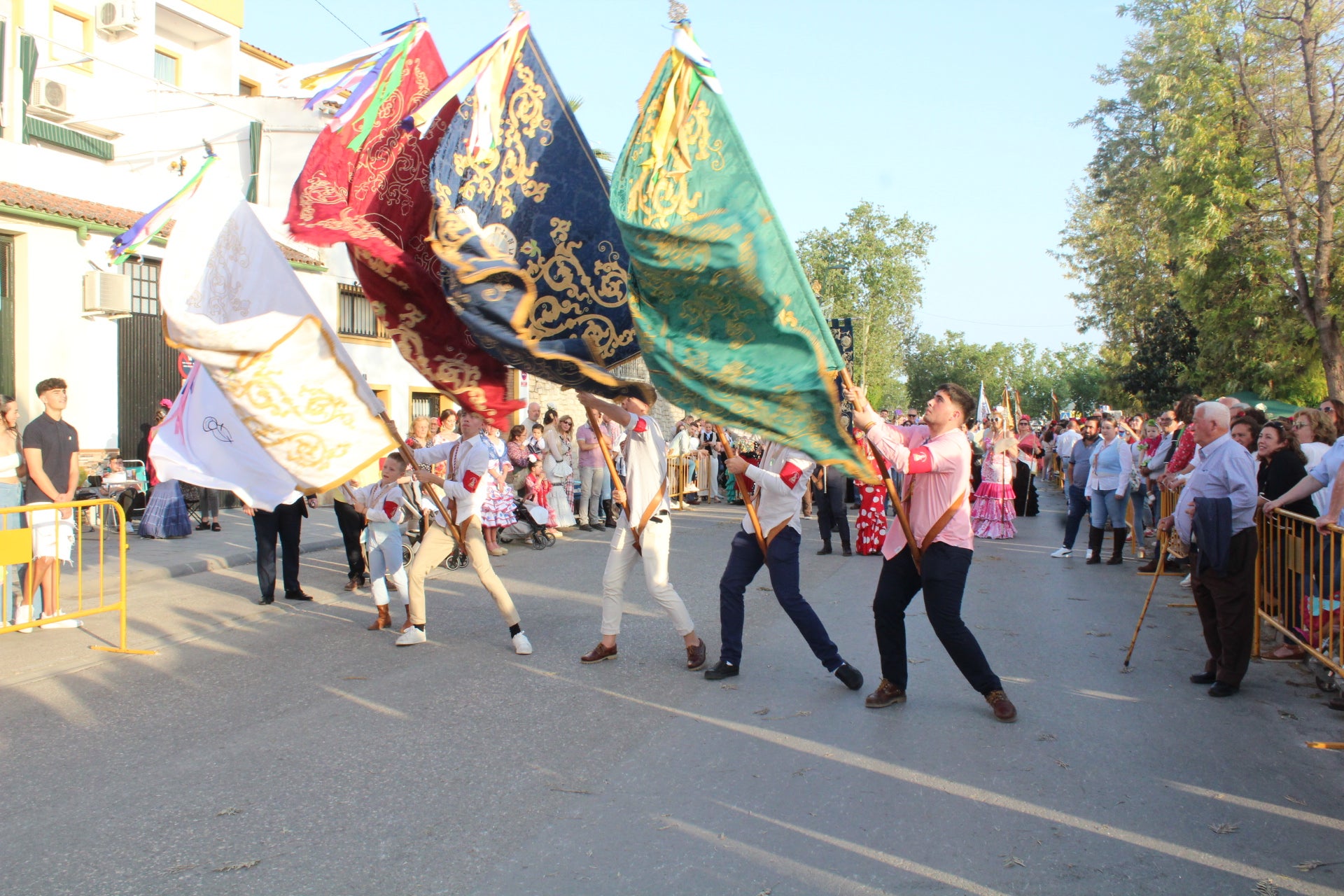 Las imágenes de la recepción de las hermandades en Andújar