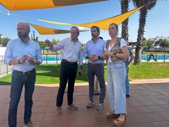 La reforma de la piscina cubierta se halla a un 60%