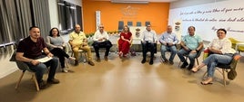 Los munícipes en una reciente reinión en la Casa de la Cultura de Andújar.