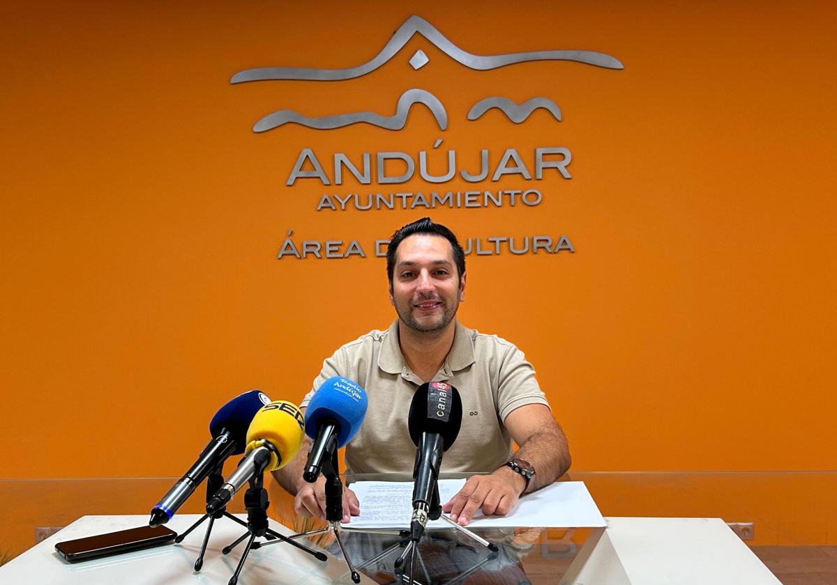 EMILIO RODRÍGUEZ HOY DURANTE LA PRESENTACIÓN.
