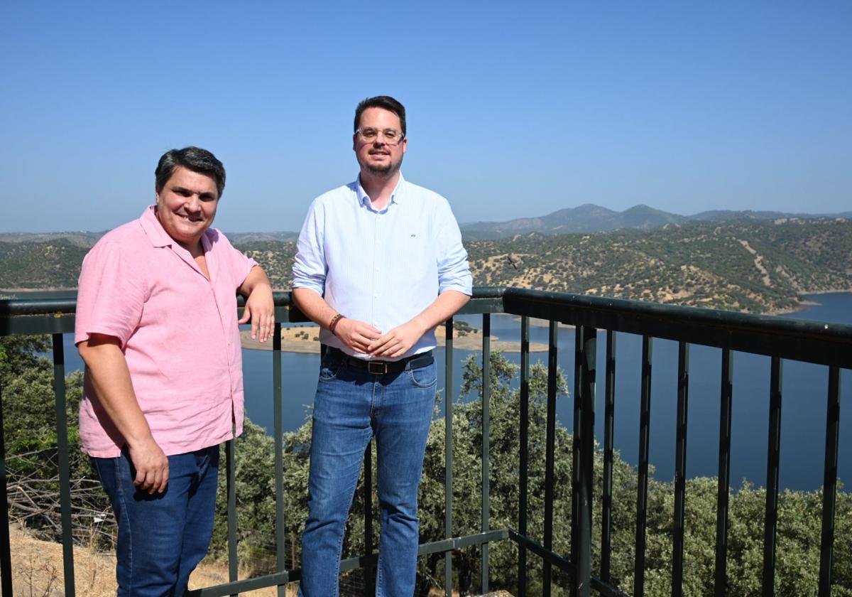 MANUEL LOZANO Y FRANCISCO JAVIER LOZANO, ESTA MAÑANA EN EL EMBALSE DEL YEGUAS.