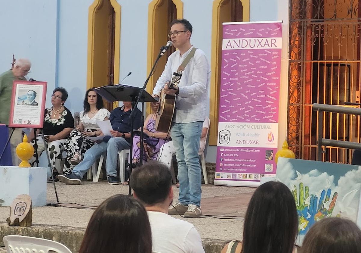 Asistentes al acto de Anduxar donde se entrelazaron música, poesía e historia.