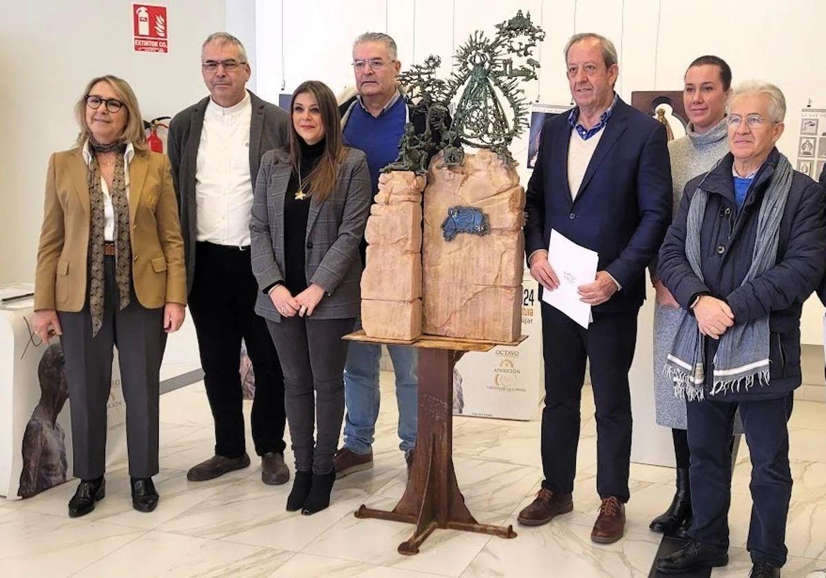 Jurado calificador que eligió la obra del monumento del octavo centenario.