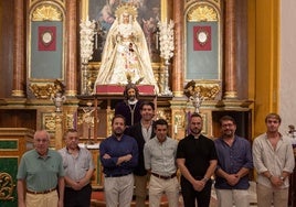 EMILIO DE JUSTO CON LOS REPRESENTANTES DE LA HERMANDAD ANTE SUS TITULARES.