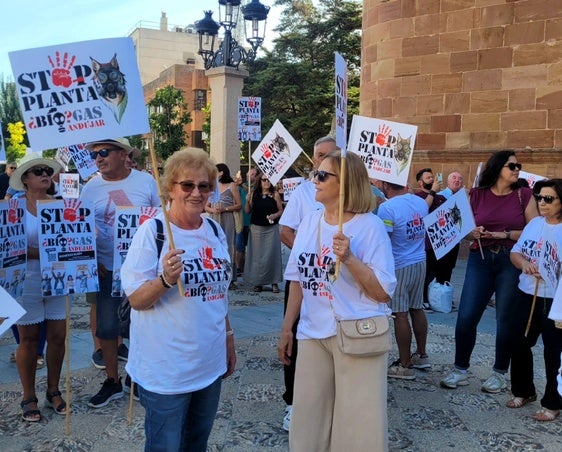 La gente se rebela en las calles contra el proyecto de la planta de biogás en Andújar