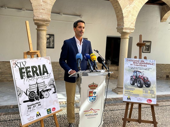 JUAN CARLOS MARTÍNEZ, DURANTE LA PRESENTACIÓN DE ESTA MAÑANA,