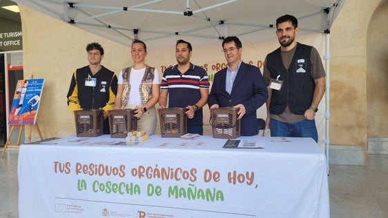 Responsables durante la presentación de la campaña.