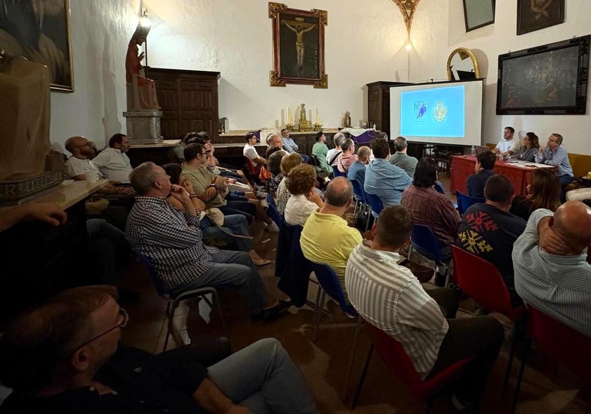 CELEBRACIÓN DE LA ASAMBLEA EXTRAORDINARIA PARA DAR LUZ VERDE A LOS ACTOS.