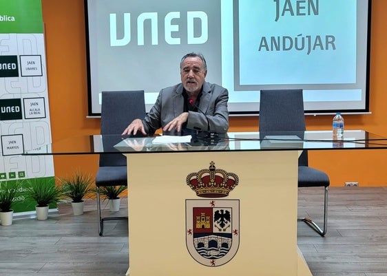 El conocido ensayista Jesús Maeso protagoniza el acto inaugural del curso en la UNED