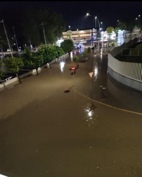 AGUA ACUMULADA EN LA ZONA DEL POLÍGONO PUERTA DE CÓRDOBA.