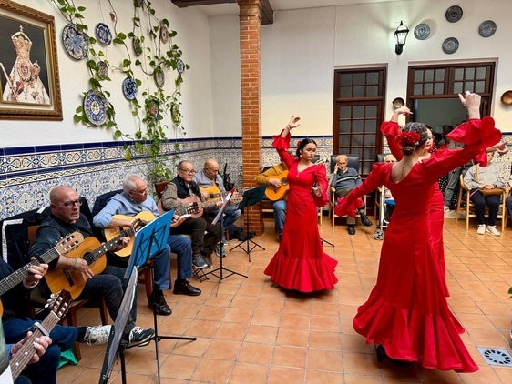 Calles, colegios y residencias se llenan de alegría este otoño con las sevillanas