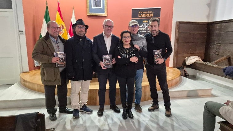 Presentado en la ciudad el libro 'Relatos cadavéricos de unos perros exquisitos'
