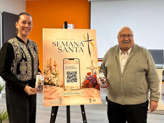 MARÍA JOSÉ FUENTES Y ALFONSO SOTO CON LA GUÍA.