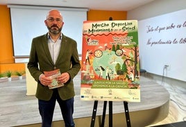 MANUEL MEZQUITA DURANTE LA PRESENTACIÓN DE LAS ACTIVIDADES.