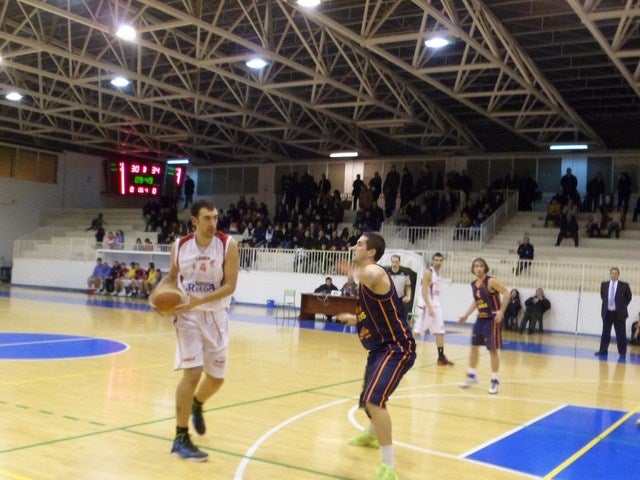 El CB Montajes Rueda perdió ante el CAM Enrique Soler de Melilla, 70-81, en un partido bronco