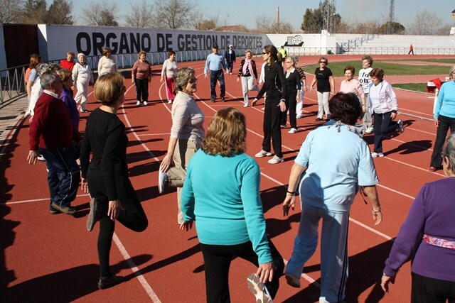 Casi 600 mayores ejercitan cuerpo y mente con los talleres gratuitos  de la concejalía de Servicios Sociales