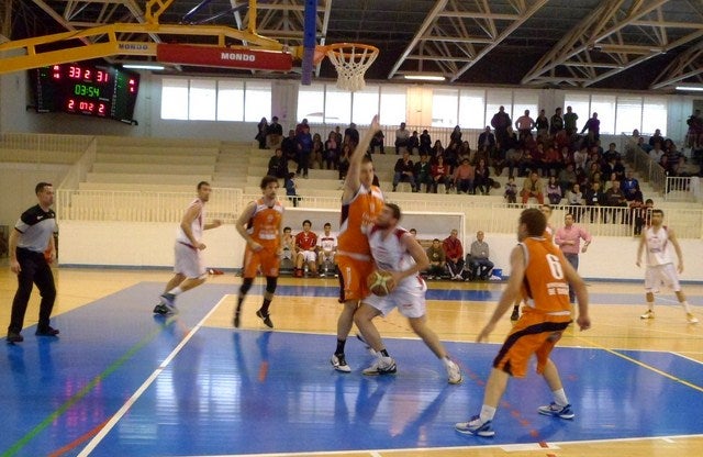 El sueño de los play-off de ascenso se le escapa al C. B. Montajes Rueda