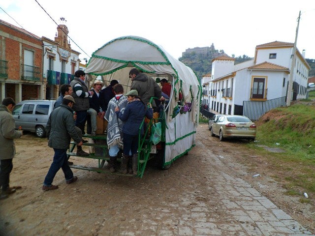 Los peregrinos vuelven a Andújar tras una intensa y lluviosa Romería