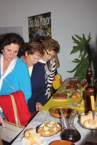 Los mayores se afanan por recuperar recetas tradicionales de nuestra gastronomía