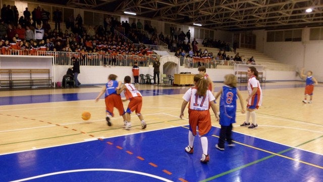 El Club Baloncesto Andújar celebra su clásico Torneo de la Constitución y la Semana del Baloncesto Base