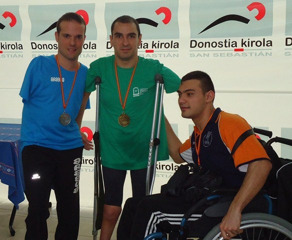 Miguel A. Tajuelo obtiene la mínima para el mundial y bate el récord de España en 200m libres