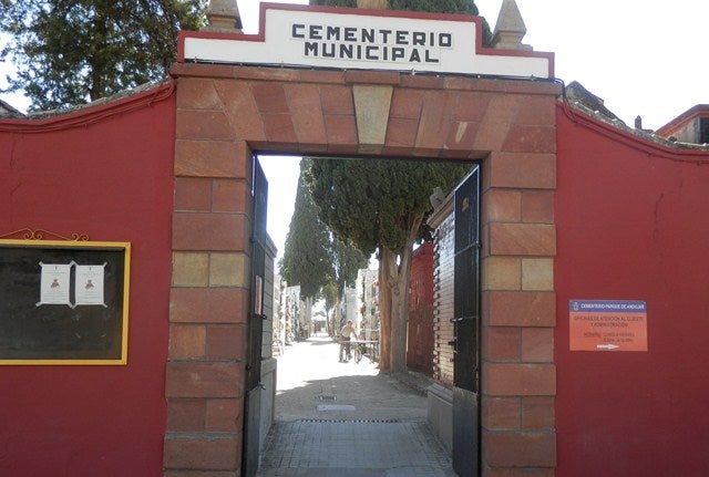 El PSOE denuncia el incumplimiento de las obras comprometidas en el Parque-Cementerio